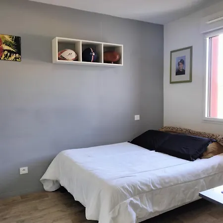 Lawrence House Barnes דירה